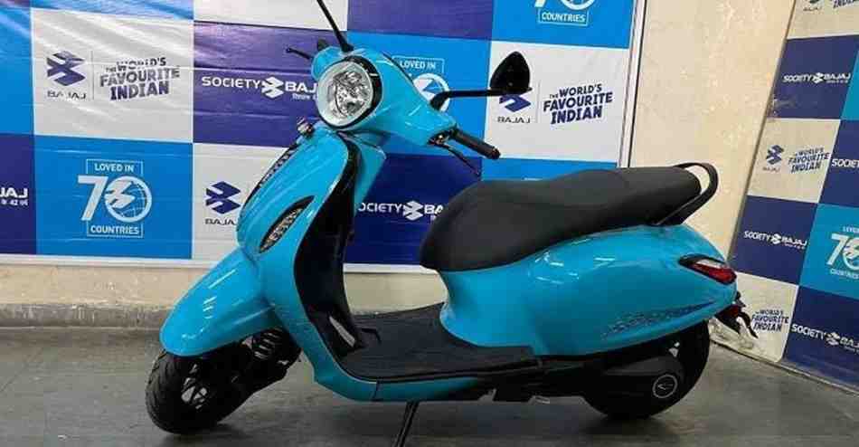 Bajaj Chetak EV 2025: Future-Ready Electric Scooter with Premium Looks & Smart Tech