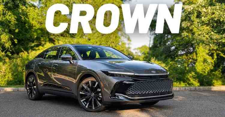 2025 Toyota Crown: Redefining Modern Executive Sedans